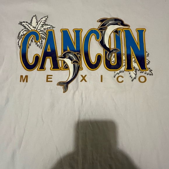 Vintage Cancun Mexico Dolphin Vacation shirt 
Size Medium - Picture 2 of 2